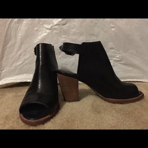 Uggs Black open toe Booties